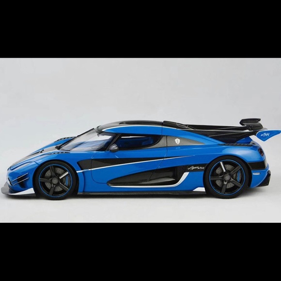 1:18 scale resin Frontiart Keonigsegg Agera RS. - Picture 3 of 10